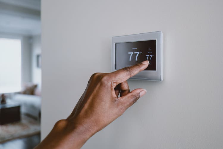 6 Tips to Help You Conserve Energy This Summer