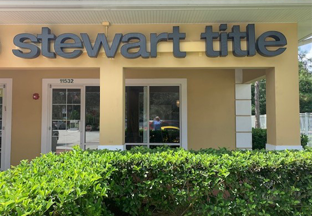 Stewart Title Company - 莱克伍德牧场